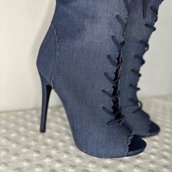 Shoedazzle's Evette Over the Knee Peep Toe Lace Up Stiletto Boots! - Picture 8 of 11